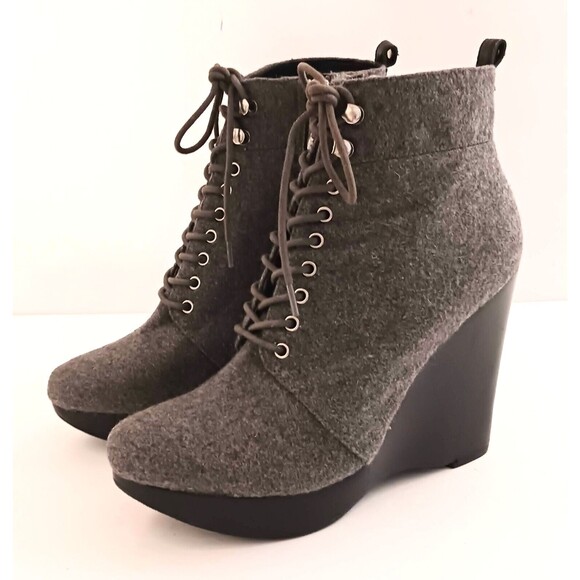 Michael Kors Gray Wool Platform Wedge Bootie Lace Up Blk Stacked Wood Heel Sz 8 - Picture 2 of 13